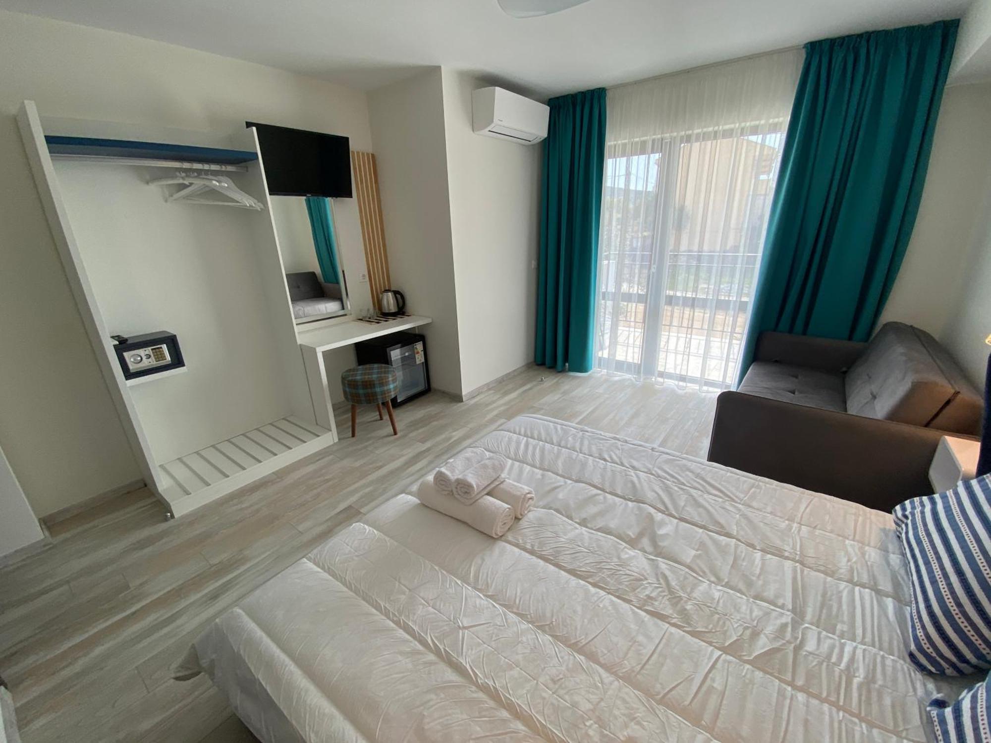 Opalium Beach Front Suites Potos Eksteriør billede