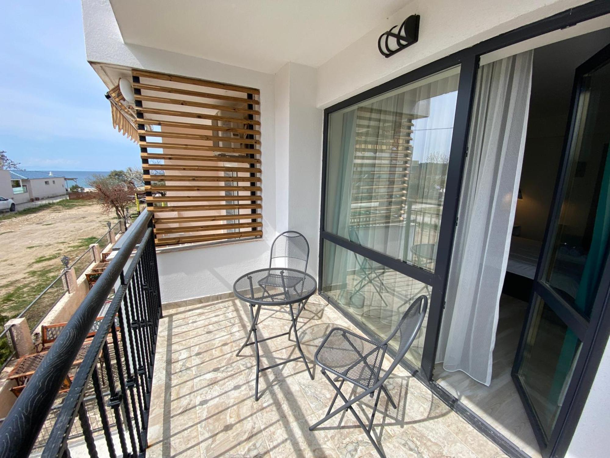 Opalium Beach Front Suites Potos Eksteriør billede